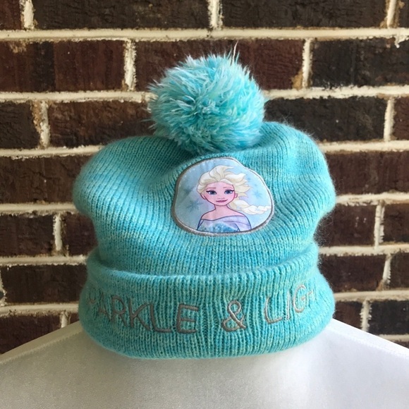 Disney’s Frozen Elsa knit hat with Pom Pom - Picture 1 of 6